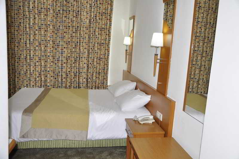Gorillas City Centre Hotel Кигали Екстериор снимка