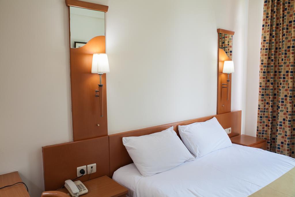Gorillas City Centre Hotel Кигали Стая снимка