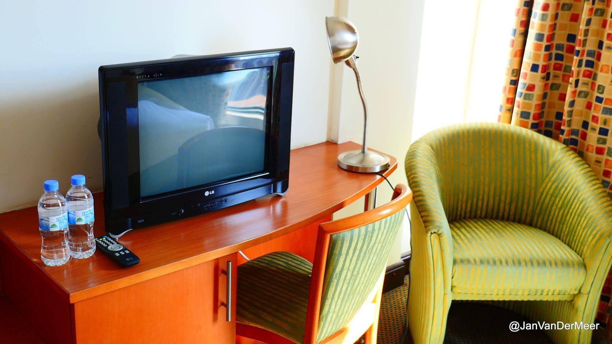 Gorillas City Centre Hotel Кигали Екстериор снимка